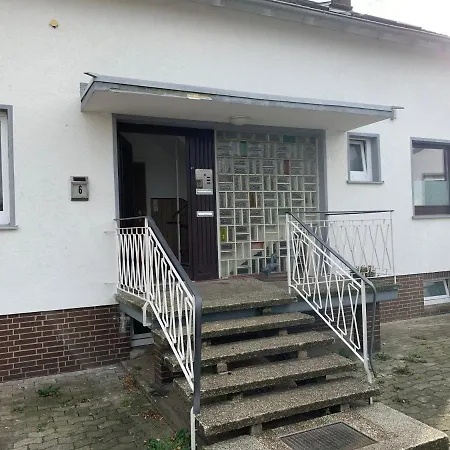 First Floor Laatzen Apartment