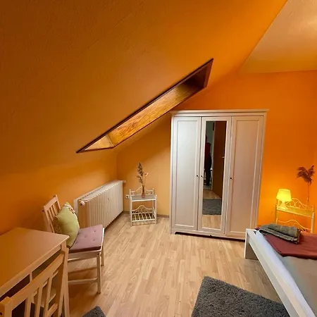 First Floor Laatzen Апартаменты *