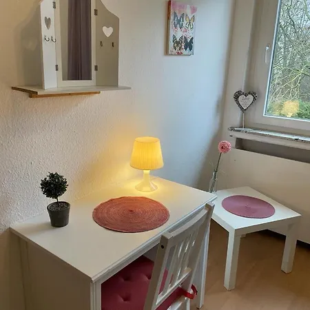 First Floor Laatzen Апартаменты