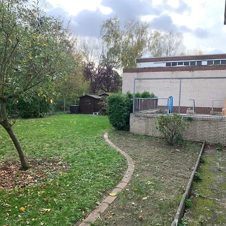 First Floor Laatzen Апартаменты