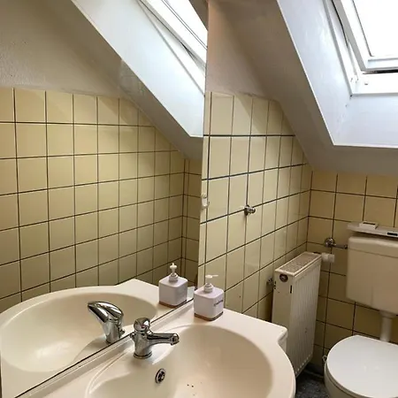 First Floor Laatzen Апартаменты